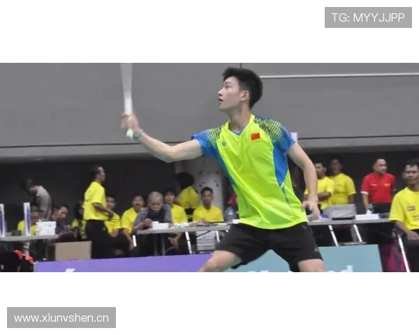 蔡赟退役后住的别墅，羽毛球拍都镶金边了？