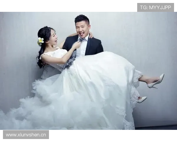 陈一冰退役后住进四合院，每天遛弯像在拍民国剧